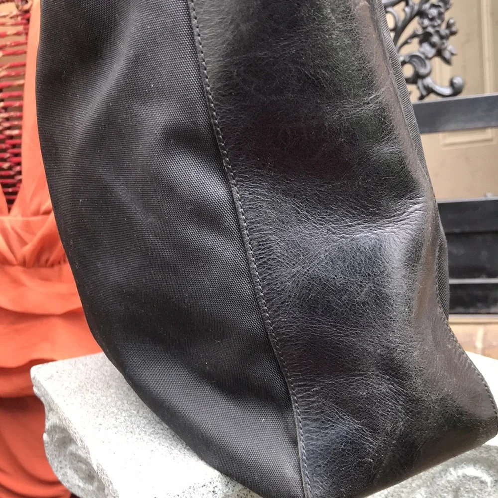 GUCCI Black Pewter Leather Hobo Arm Purse - Picture 5 of 6